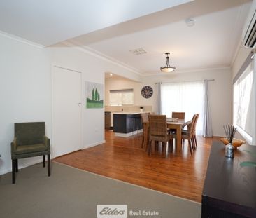 41 Langley Crescent - Photo 3