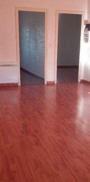 Location Appartement 3 pièces 78m² VALLON PONT D ARC 07150 - Photo 1