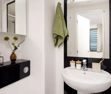 Medium High Double Ensuite - Photo 6