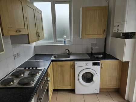 2 bedroom flat to rent - Photo 5