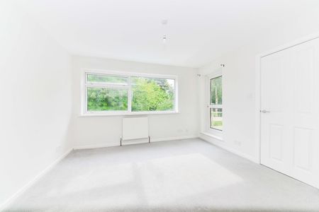 4 Bed Terraced House, Cockthorpe Close, B17 - Photo 3