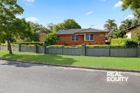 2 Markham Street, Holsworthy NSW 2173 - House For Rent | Domain - Photo 5