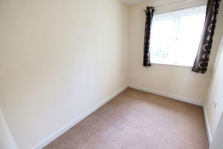 3 bedroom end of terrace house to rent - Photo 2