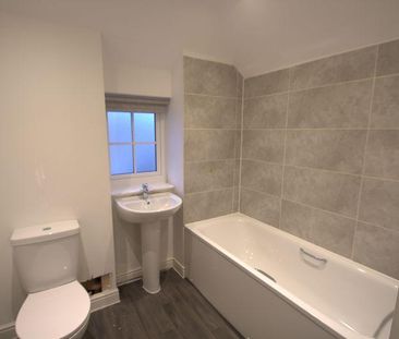 2 bedroom semi-detached house to rent - Photo 6