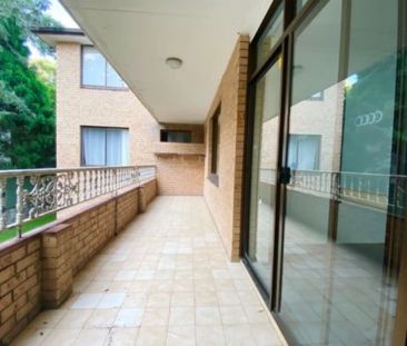 Spacious & Convenient Two-Bedroom Unit in Prime Hurstville Location - Photo 1