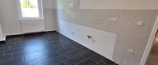 Neu renovierte 4-Zimmer-Wohnung am Stadtrand von Plauen! - Foto 1