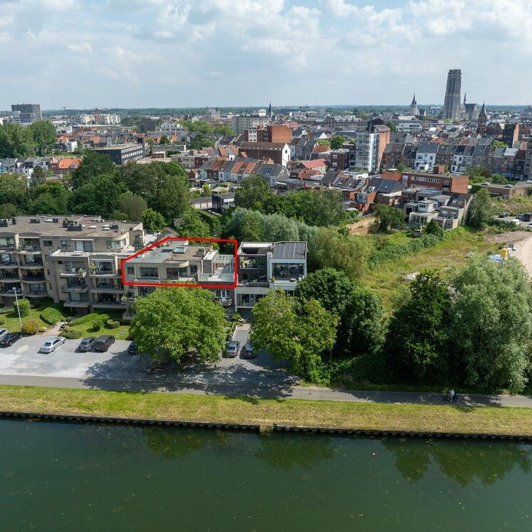 Prachtige penthouse op een toplocatie te Mechelen! - Photo 1