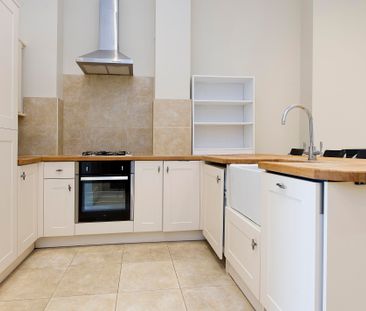 Raised Ground Floor Flat, W14, Bolingbroke Road - Photo 4