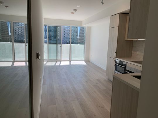 For Lease - 15 Queens Quay Unit# 814, Toronto, Ontario - Photo 1