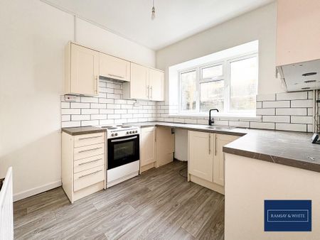 3 bedroom terraced house to rent - Photo 5