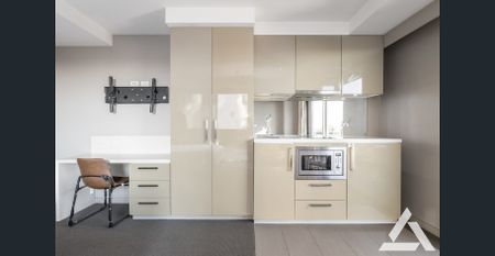 Stylish Apartment in Prime St Kilda Road Location *Utilities Included!* - Photo 3