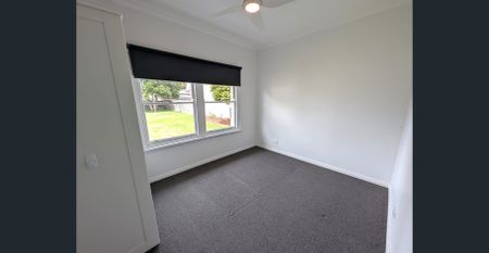 Superbly located and renovated home in Hamlyn Heights. - Photo 2