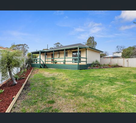 7 Martindale Crescent, Seymour, Vic 3660 - Photo 3