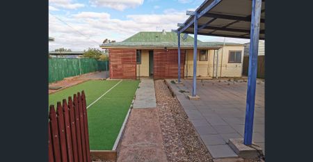 North Location - Three Bedrooms - Photo 5