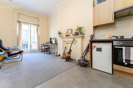 1 bedroom flat to rent - Photo 2
