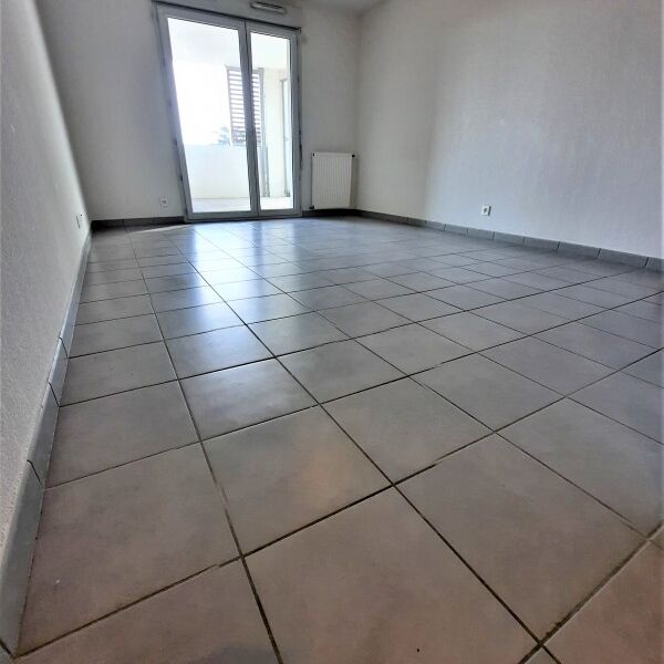 Location Appartement 2 pièces 39m² LAUNAGUET 31140 - Photo 1