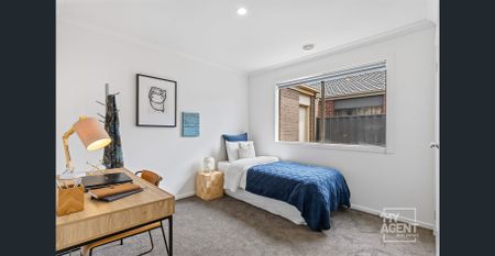 Freshly Updated Family Home in a Prime Truganina Location - Photo 5