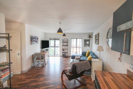 2 bedroom flat to rent - Photo 3