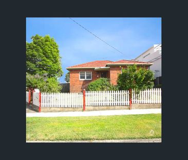 Waterside Lifestyle with Period Charm - Photo 6