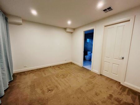 4 Bed, 3 Bath - Photo 5
