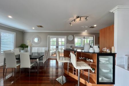 SPACIOUS MODERN 3-BEDROOM HOME - TINGIRA HEIGHTS, NSW - Photo 4