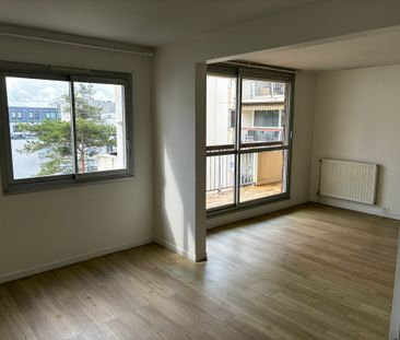F3 de 88 m² CAEN - CLOS HERBERT - Photo 1