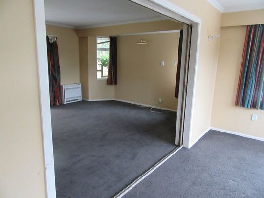 STUDENT ACCOMMODATION- 4 LARGE DOUBLE BEDROOMS - Photo 1