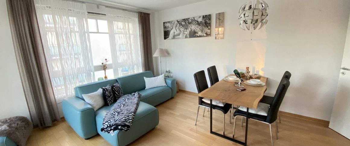 Stylisch Wohnen: Moderne,hochwertig möblierte 2 ZKB, - Photo 1