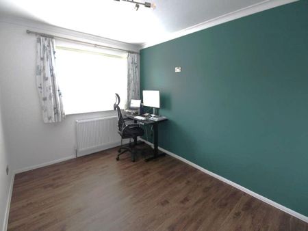 3 bedroom end of terrace house to rent - Photo 5