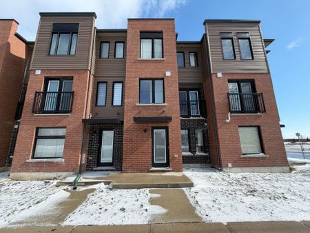 For Lease - 3 FAIRLANE Avenue, Barrie, Ontario - Photo 2