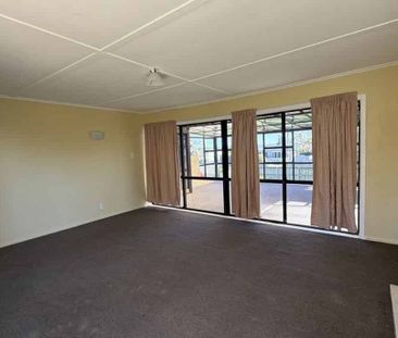 This lovely, sunny family home offers comfortable living with plent... - Photo 2