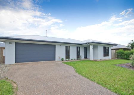 SPACIOUS THREE BEDROOM HOME, IN SOUGHT AFTER WHITE ROCK! - Photo 4