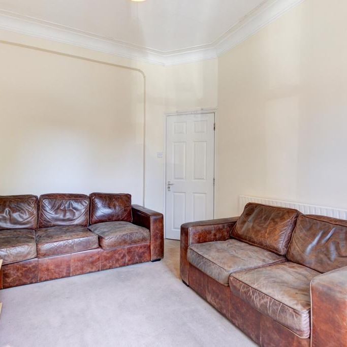 6 bedroom house to rent - Photo 1