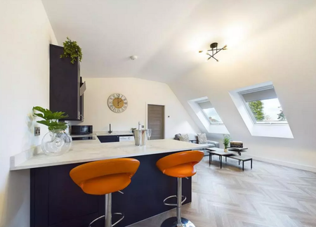 1 bedroom penthouse to rent - Photo 3