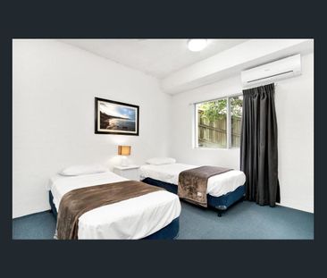 Furnished 2 Bedroom Apartment - Photo 5