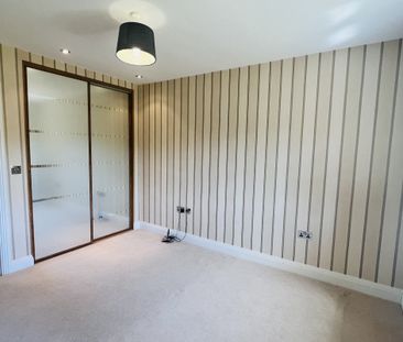Shoppenhangers Road, MAIDENHEAD - Photo 5