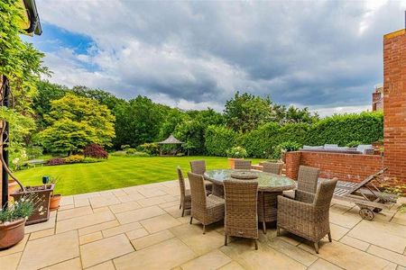 The Maples, Lisvane Road, Lisvane, Cardiff, CF14 - Photo 4