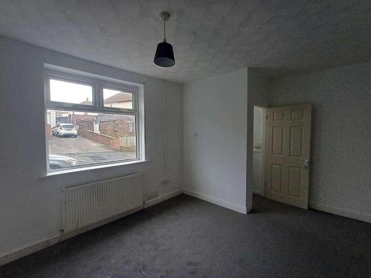 Roberts Square, West Cornforth, DL17 - Photo 1