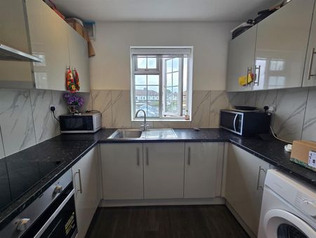 High Street, Waltham Cross EN8, London - Photo 4