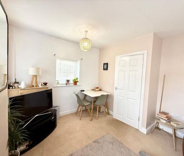 2 bedroom semi-detached house to rent - Photo 4