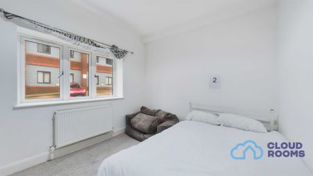 RM2 Cantelupe Road | East Grinstead | RH19 3TT - Photo 2