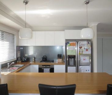 Huge Family House with Granny Flat - Photo 6