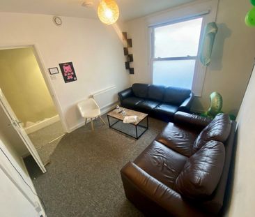 5 bedroom terraced house to rent - Photo 1