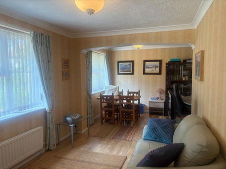 4 bedroom detached house to rent - Photo 3