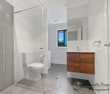 Modern 2 Bedroom Duplex - Photo 6