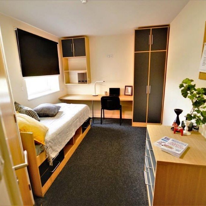 1 bedroom in a flat share to rent - Photo 1