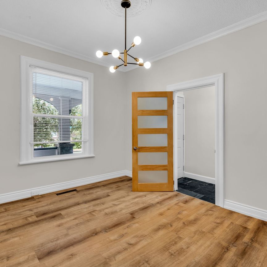 For Lease - 111 Spadina Avenue Unit# 1, West Centre Town, Ontario - Photo 1