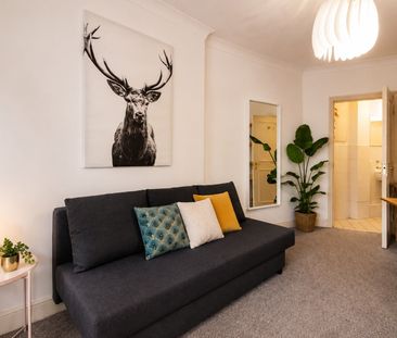 Studio Flat, Holland Park Gardens, W14 - Photo 1