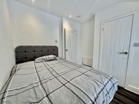 5 bedroom terraced house to rent - Photo 2