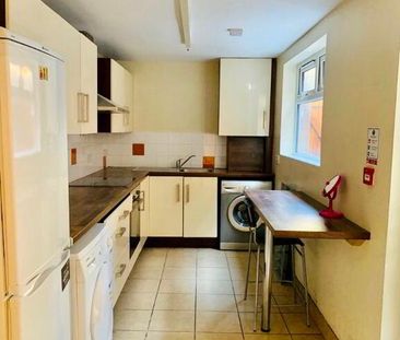 Balfour Avenue, Room 1, All Bills Included, Belfast, BT7 2FH - Photo 3